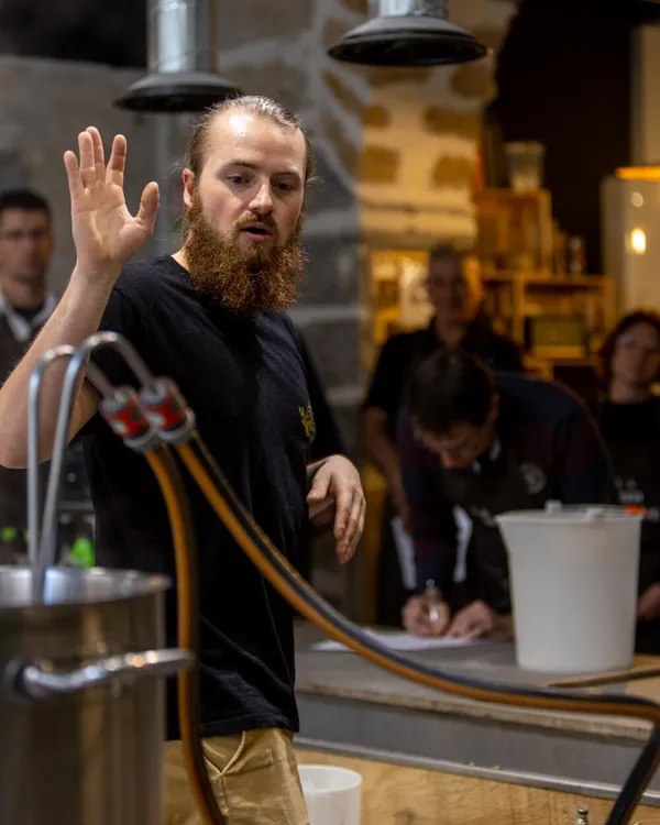 Réunissez votre équipe et dégustez d'authentiques bières artisanales avec La Beer Fabrique - Afbeelding nr. 5 - Wecandoo