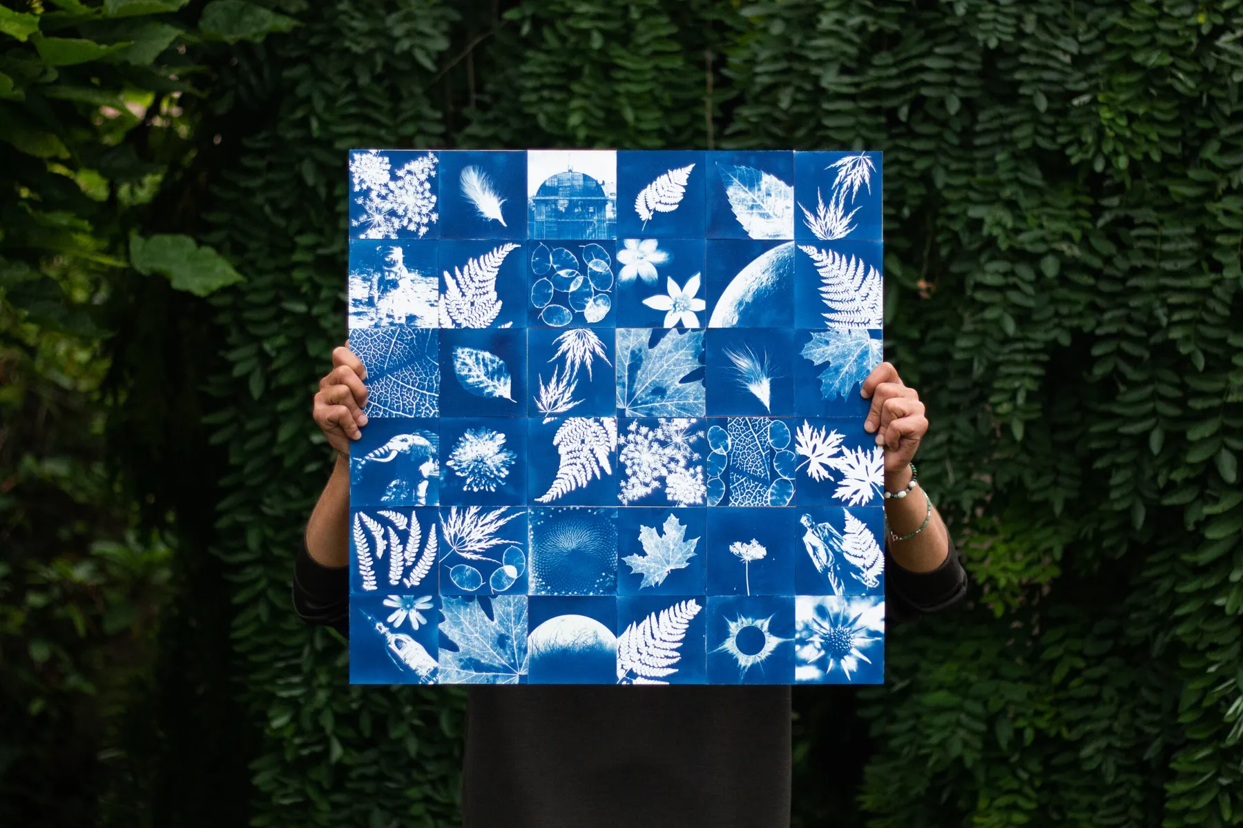 Consolidez votre équipe et créez une fresque ou guirlande de fanions en cyanotype avec Fanch - Image n°2 - Wecandoo