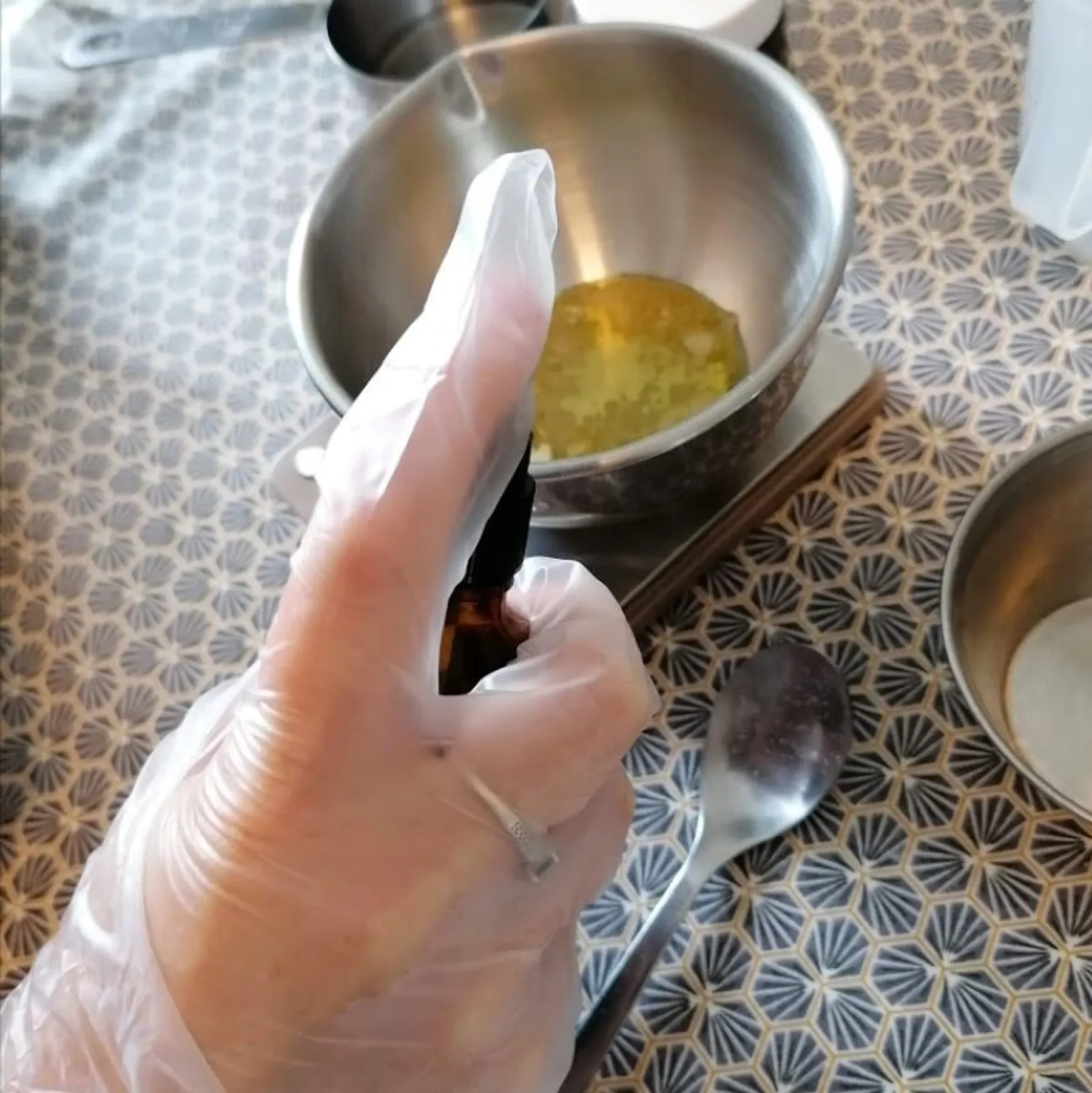 Captivez votre équipe et initiez-les à la saponification avec Aurélie - Image n°3 - Wecandoo