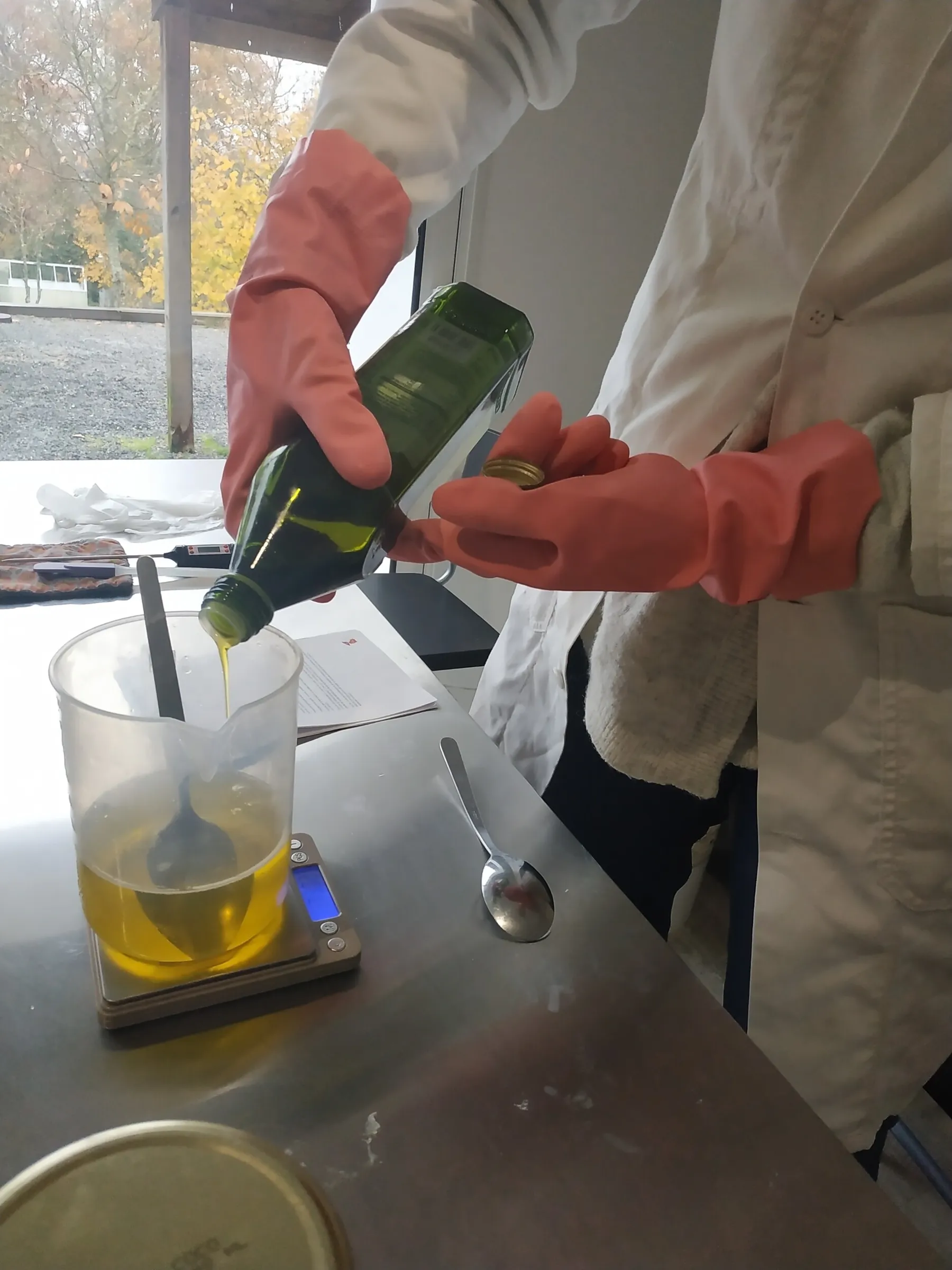 Captivez votre équipe et initiez-les à la saponification avec Aurélie - Image n°4 - Wecandoo