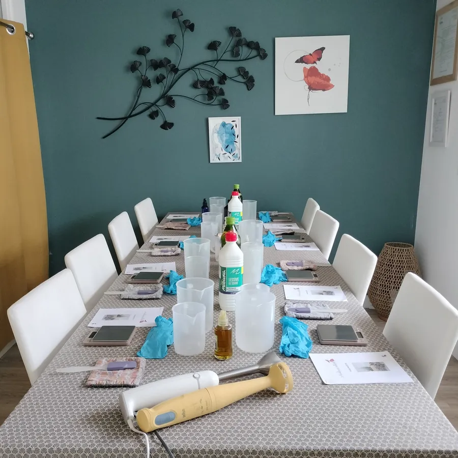 Captivez votre équipe et initiez-les à la saponification avec Aurélie - Image n°1 - Wecandoo