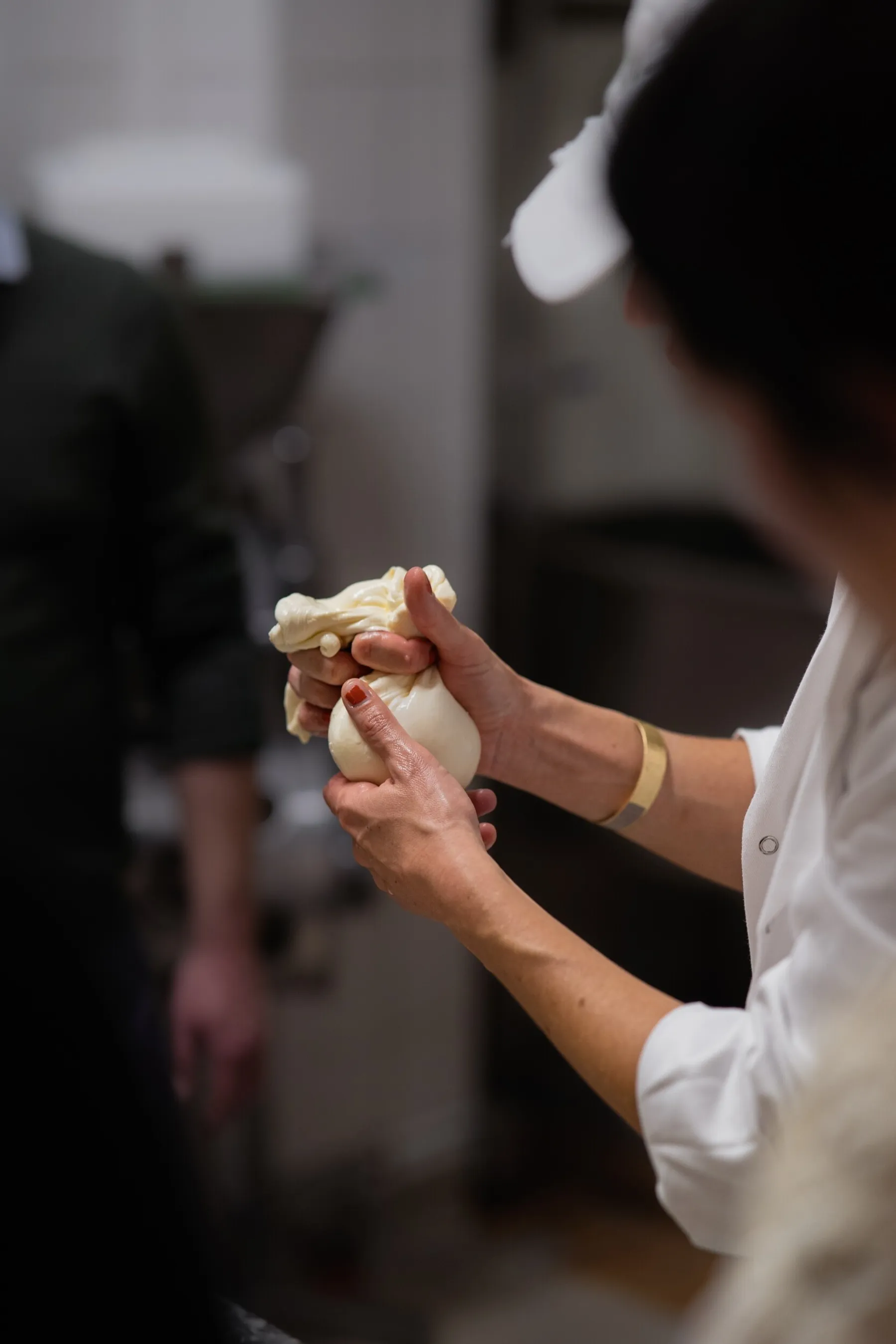 Rapprochez votre équipe et confectionnez des mozzarellas avec Claire - Afbeelding nr. 3 - Wecandoo