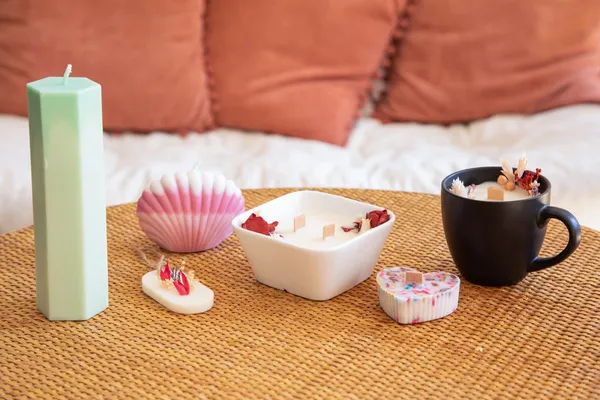 Enchantez votre équipe et réalisez chacun une bougie fleurie avec Emilie et Laura - Image n°4 - Wecandoo