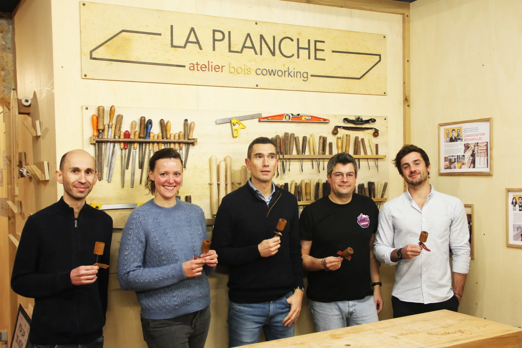 Enchantez votre équipe et sculptez chacun un tire-bouchon en bois avec Victor - Image n°5 - Wecandoo