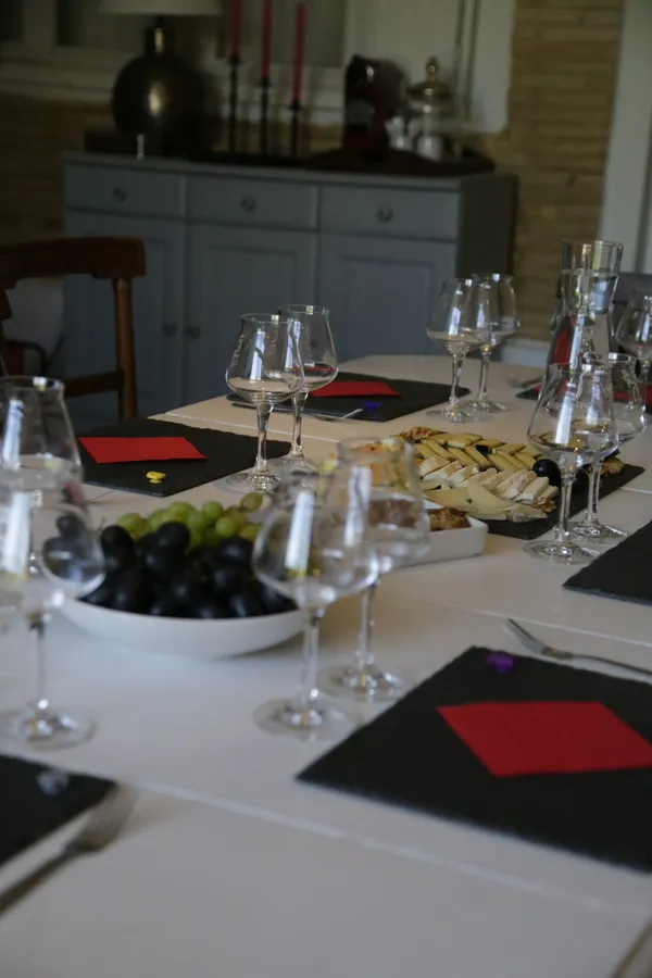 Offrez à vos collaborateurs une expérience originale et conviviale lors d'une dégustation de bières et fromages avec Charles - Image n°3 - Wecandoo