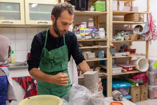 Rapprochez votre équipe, et modelez chacun la tasse de votre collègue - Afbeelding nr. 4 - Wecandoo