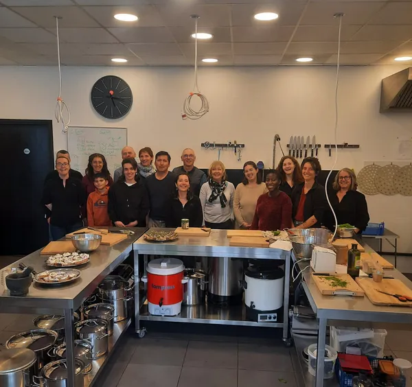 Rassemblez votre équipe et partez cueillir et cuisiner des plantes sauvages avec Morgane - Image n°4 - Wecandoo