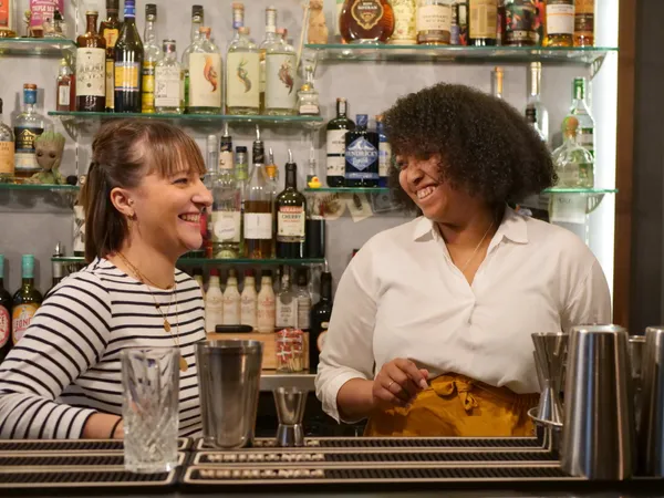 Réalisez vos cocktails en équipe avec Jessica - Afbeelding nr. 2 - Wecandoo