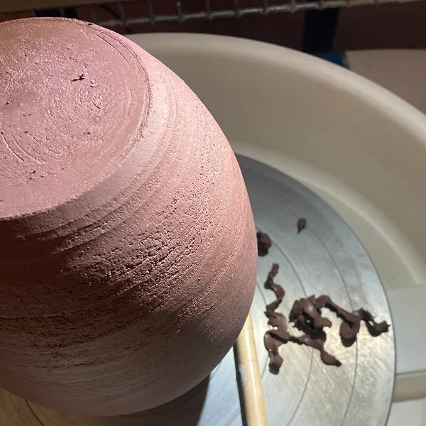 Tournez et décorez votre bol et votre tasse avec Élodie sur 2 jours - Image n°2 - Wecandoo