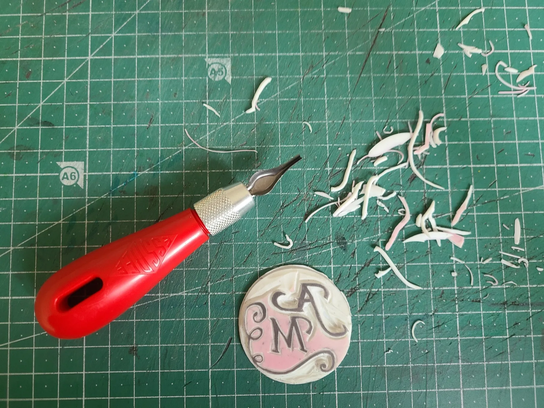 Initiez-vous à la gravure de tampons avec Amandine - Image n°5 - Wecandoo