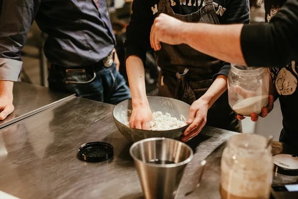 Bring your team together and introduce them to fermentation over an aperitif dinner with Yannick and his team - Image n°2 - Wecandoo