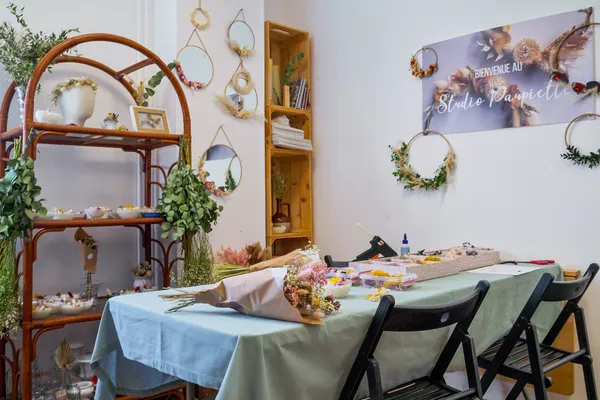 Enchantez votre équipe et découvrez l'art de la composition florale avec Clémence - Image n°4 - Wecandoo