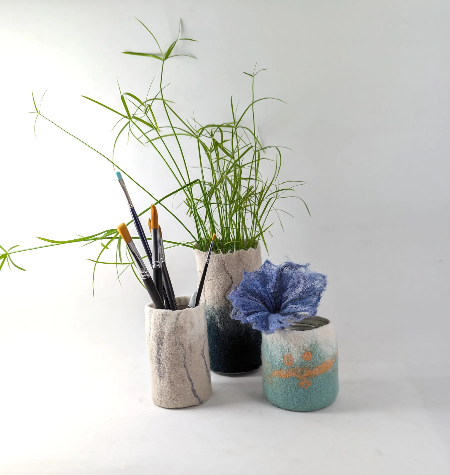 Fabriquez votre cache-pot ou pochette en feutre coloré avec Zoé - Image n°2 - Wecandoo