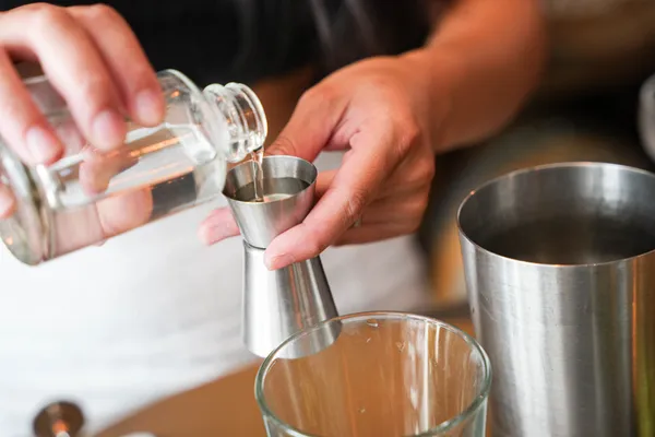 Captivez votre équipe et créez vos cocktails à thème avec Baptiste - Afbeelding nr. 2 - Wecandoo