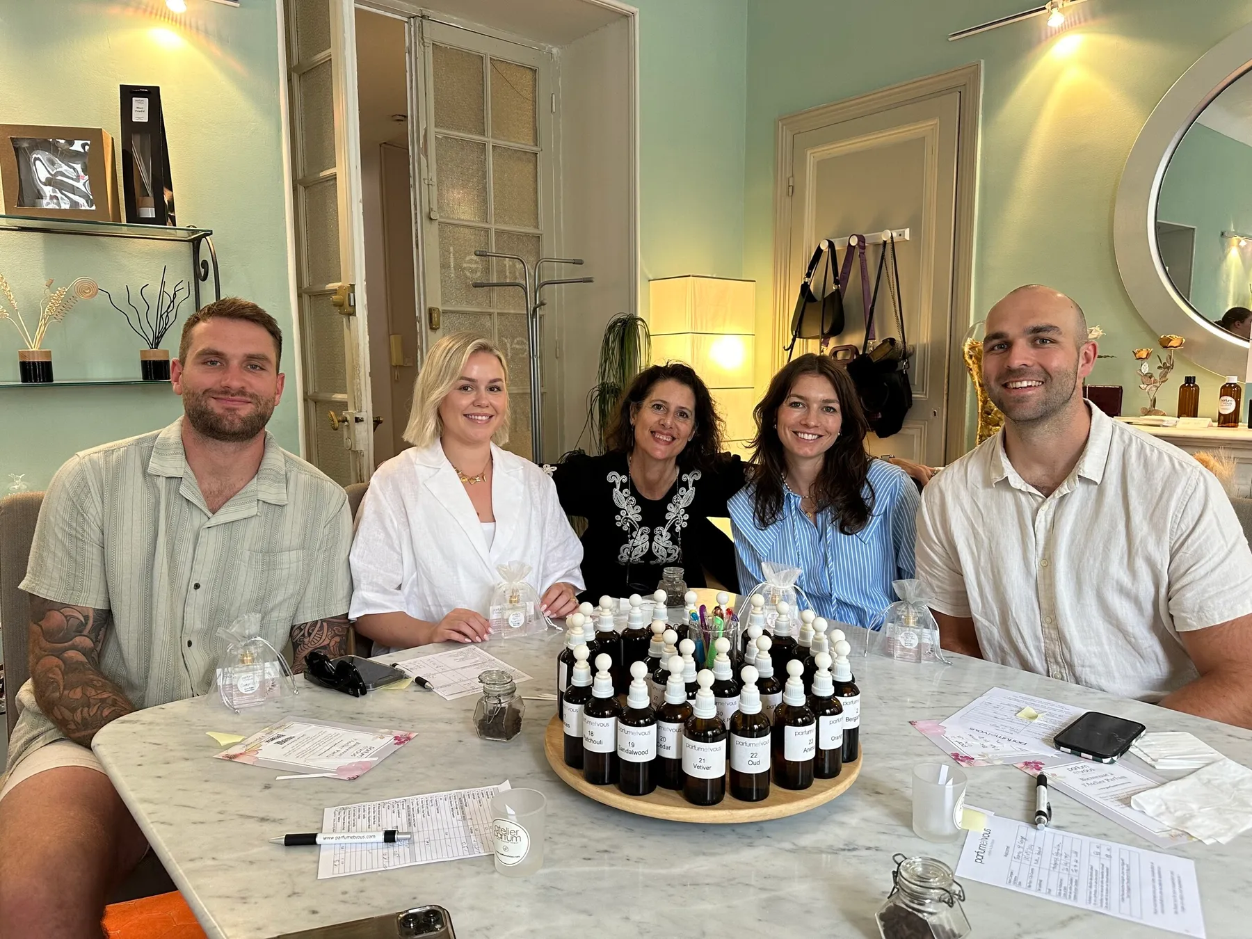 Émerveillez votre équipe et composez votre parfum avec Sasha - Image n°3 - Wecandoo