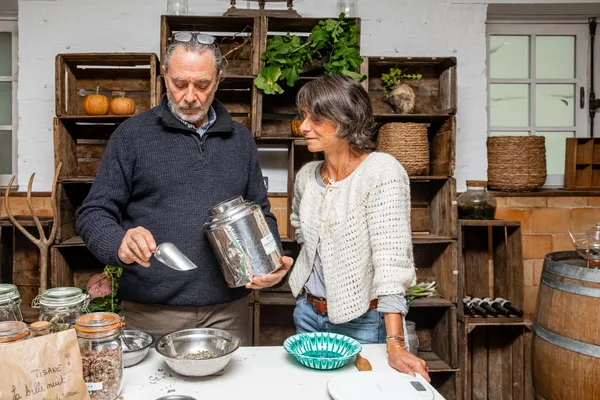 Réunissez votre équipe et créez votre tisane artisanale avec Karine - Image n°3 - Wecandoo