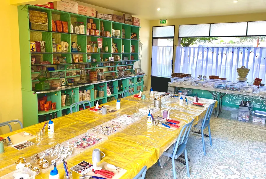 Réalisez vos quatre dessous de verre en mosaïque avec Régine - Image n°1 - Wecandoo