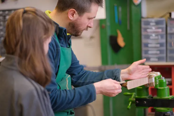 Réalisez votre guitare de A à Z en tête à tête avec Victor - 6J - Image n°4 - Wecandoo