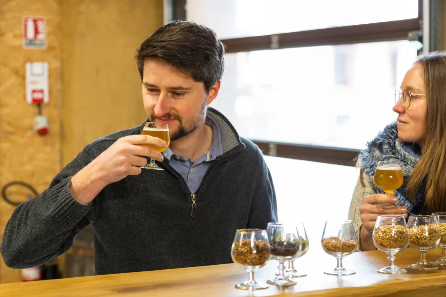 Challengez votre équipe et testez vos connaissances en dégustant des bières avec Eliott et Etienne - Image n°1 - Wecandoo