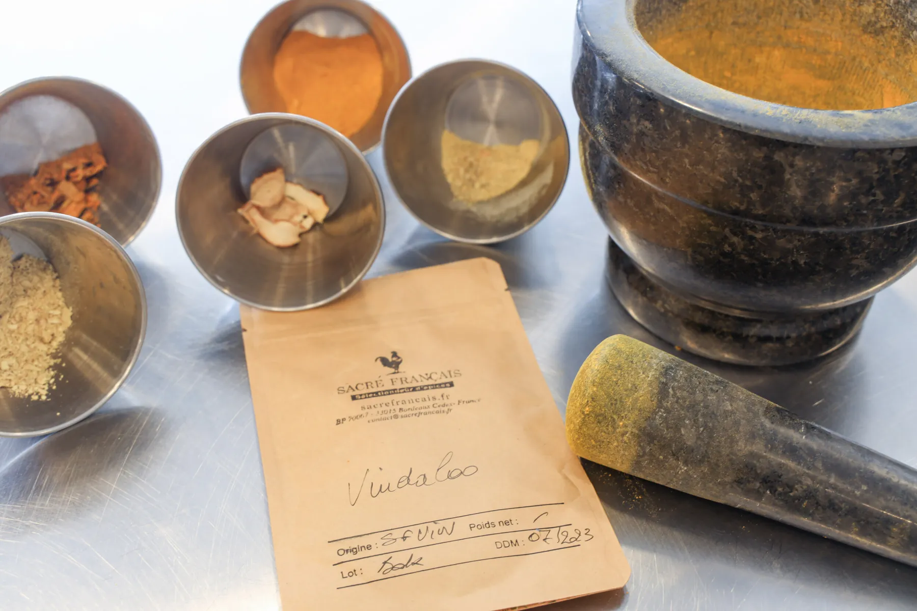 Rassemblez votre équipe et découvrez le monde des épices en cuisine avec Benoît - Image n°2 - Wecandoo