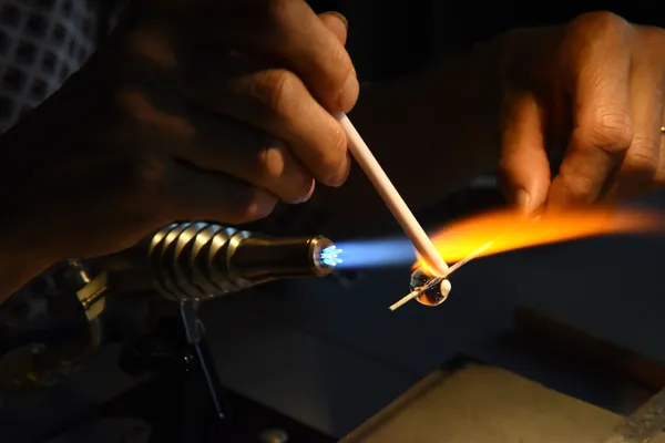 Initiez-vous au filage de verre avec Dominique - Image n°4 - Wecandoo