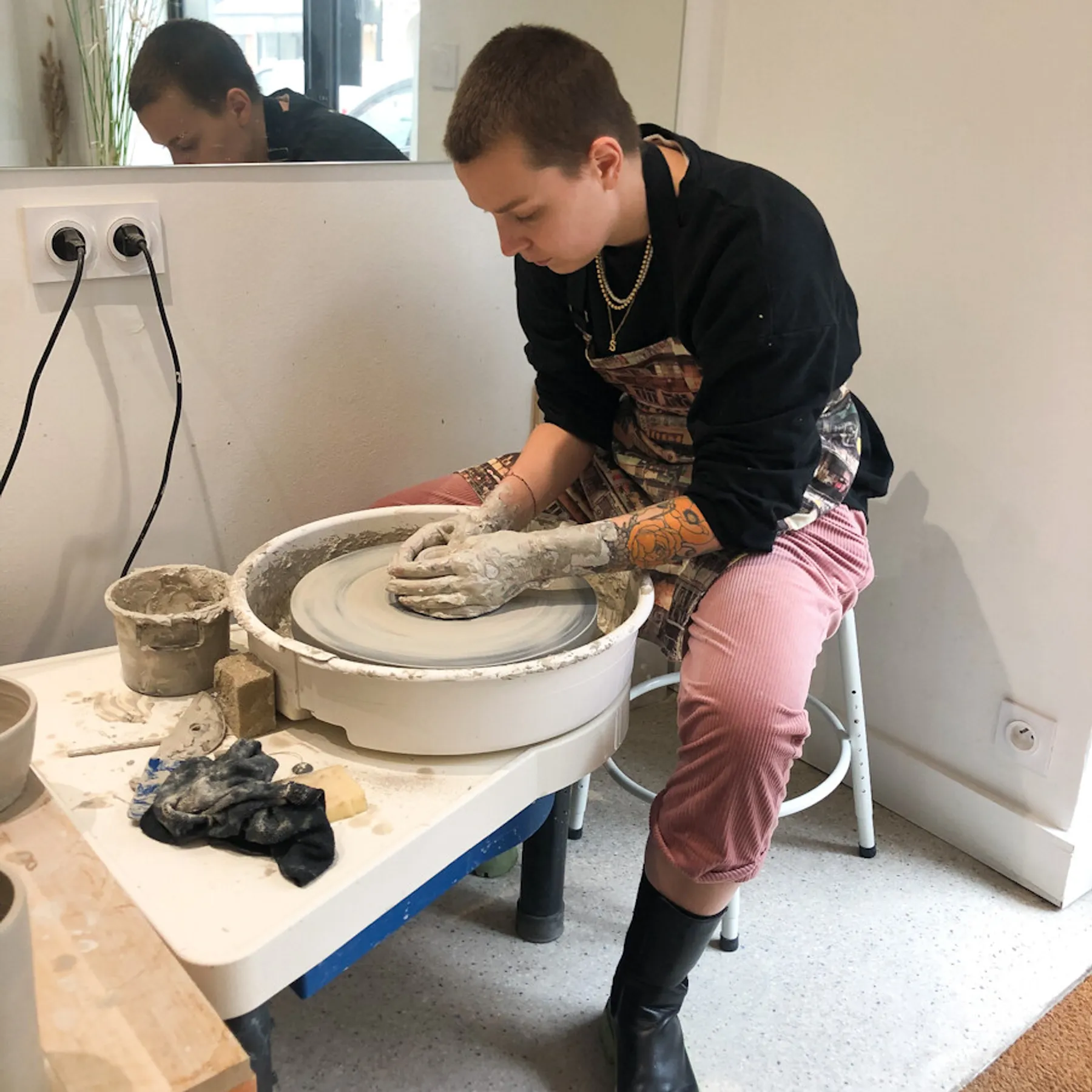 Initiez-vous au tour de potier en duo avec Manon lors d'un atelier privé - Image n°3 - Wecandoo