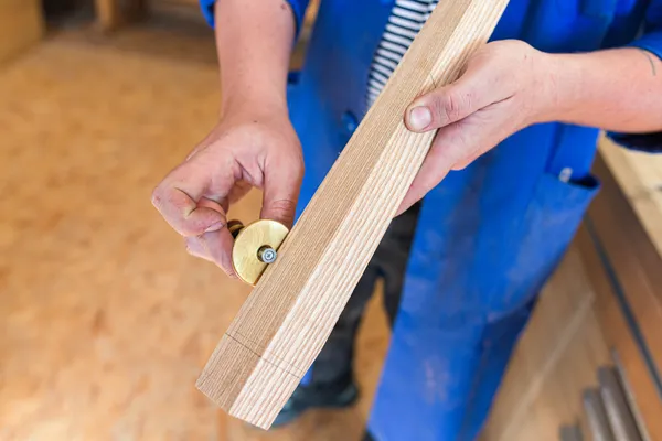 Réalisez votre tabouret en bois sur une journée avec Paul - Image n°3 - Wecandoo