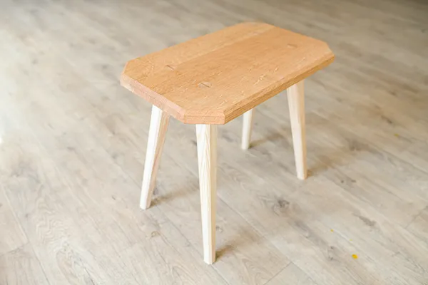 Réalisez votre tabouret en bois sur une journée avec Paul - Image n°2 - Wecandoo