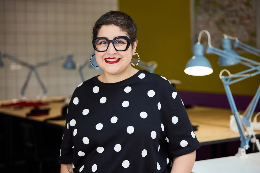 Émilie : Créatrice de Sous-Vêtements à Paris