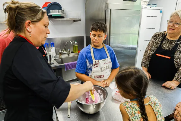 Réalisez votre assortiment de macarons avec Claire - Image n°1 - Wecandoo