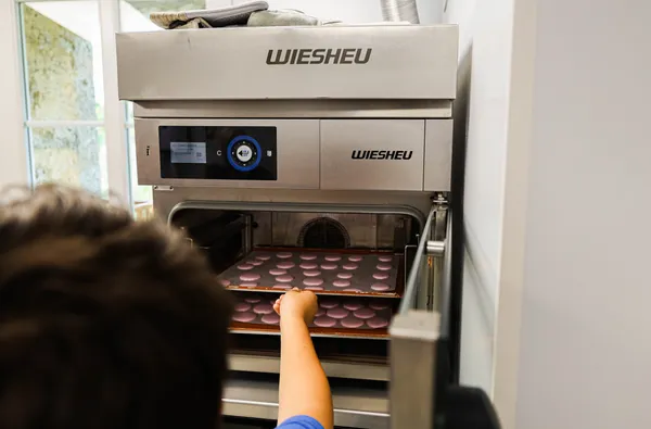 Réalisez votre assortiment de macarons avec Claire - Image n°2 - Wecandoo