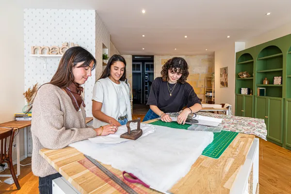 Cousez votre gilet sans manches en tissu upcyclé avec Amélie et Nicolas - Image n°4 - Wecandoo