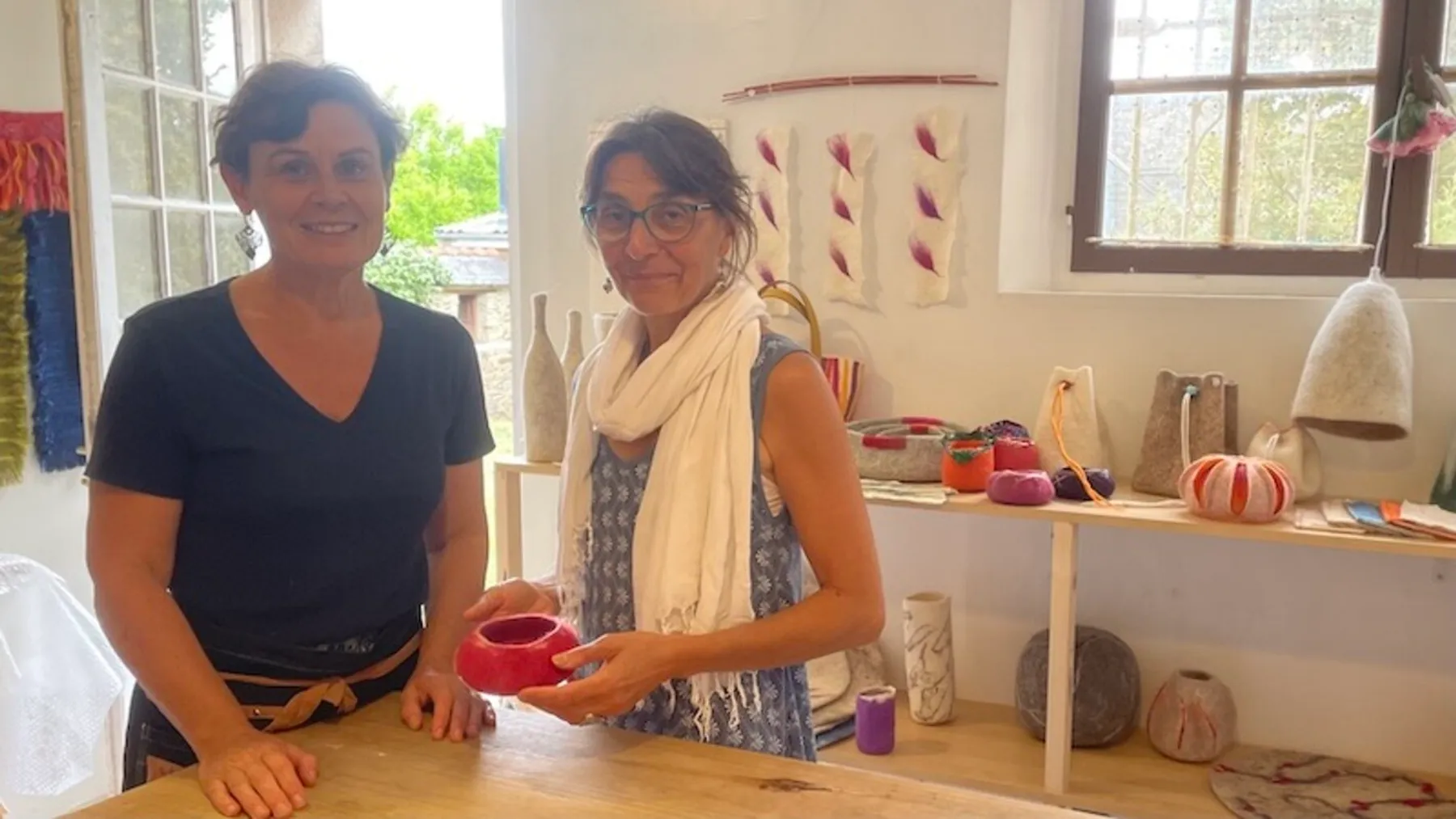 Fabriquez votre cache vase ou corbeille en laine feutrée avec Claudie - Image n°4 - Wecandoo