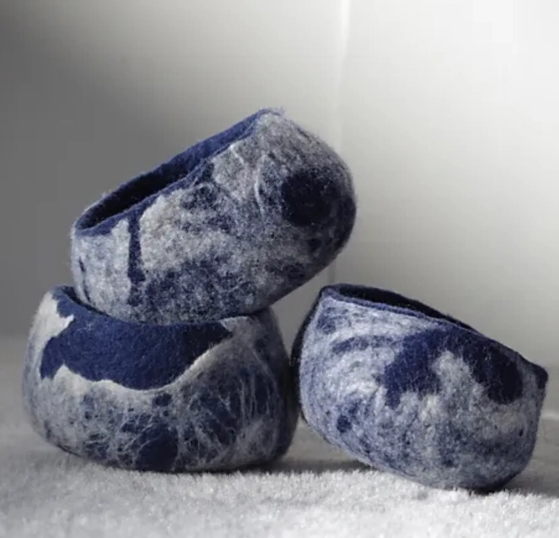 Fabriquez votre cache vase ou corbeille en laine feutrée avec Claudie - Image n°5 - Wecandoo