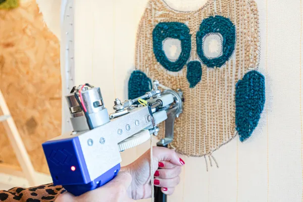 Tuftez votre tapis de taille moyenne avec Eva - Image n°1 - Wecandoo