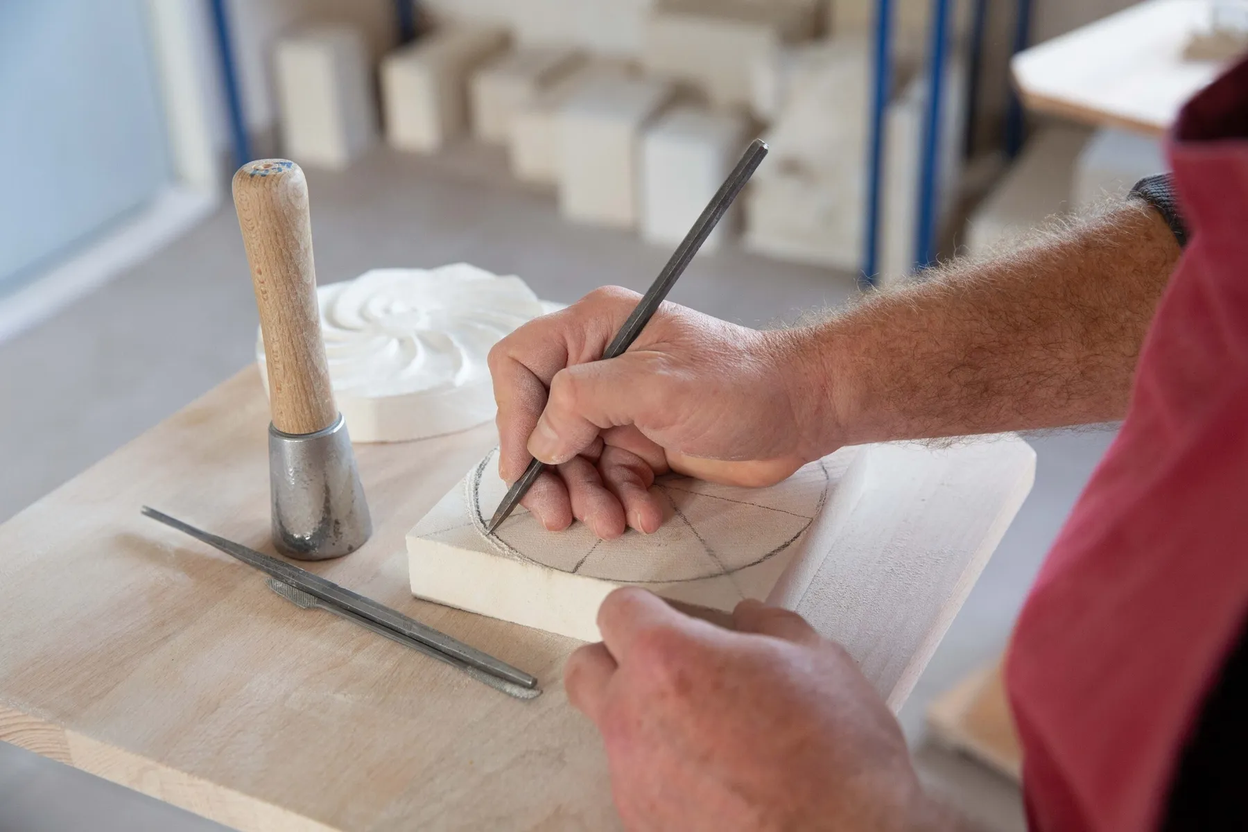 Initiez-vous à la sculpture sur pierre avec Fabrice - Image n°4 - Wecandoo