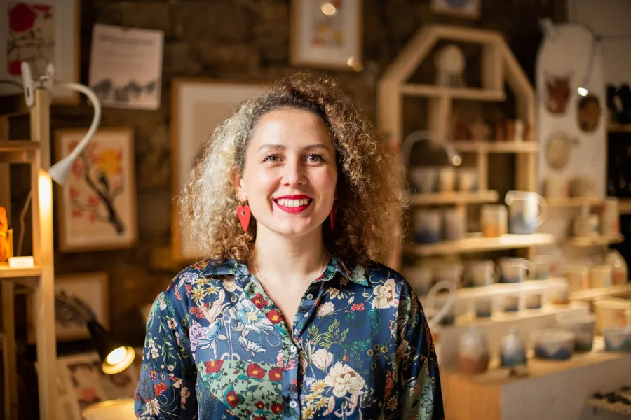 Virginie : Ebeniste et Créatrice de bijoux en bois à Lyon