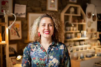 Virginie : Ebeniste et Créatrice de bijoux en bois à Lyon