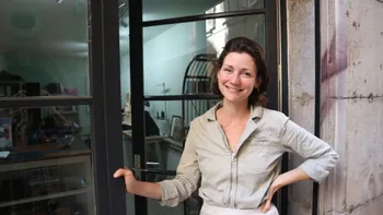 Inès : Maroquinière à Toulon