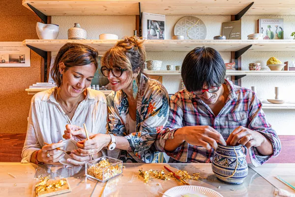 Initiez vous à l'art du kintsugi avec Géraldine - Image n°2 - Wecandoo