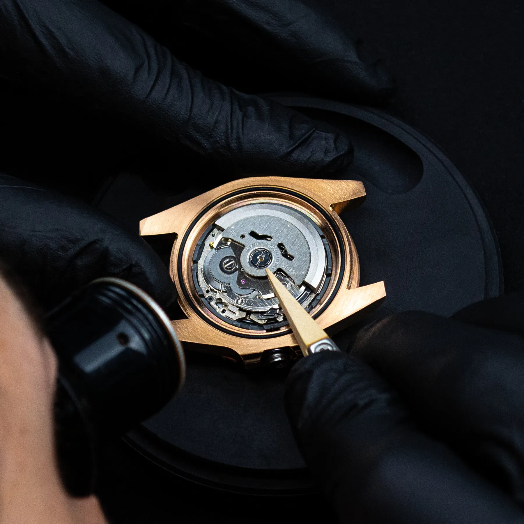 Assemblez des montres d'exception en groupe : repartez tous avec des montres uniques - Image n°3 - Wecandoo