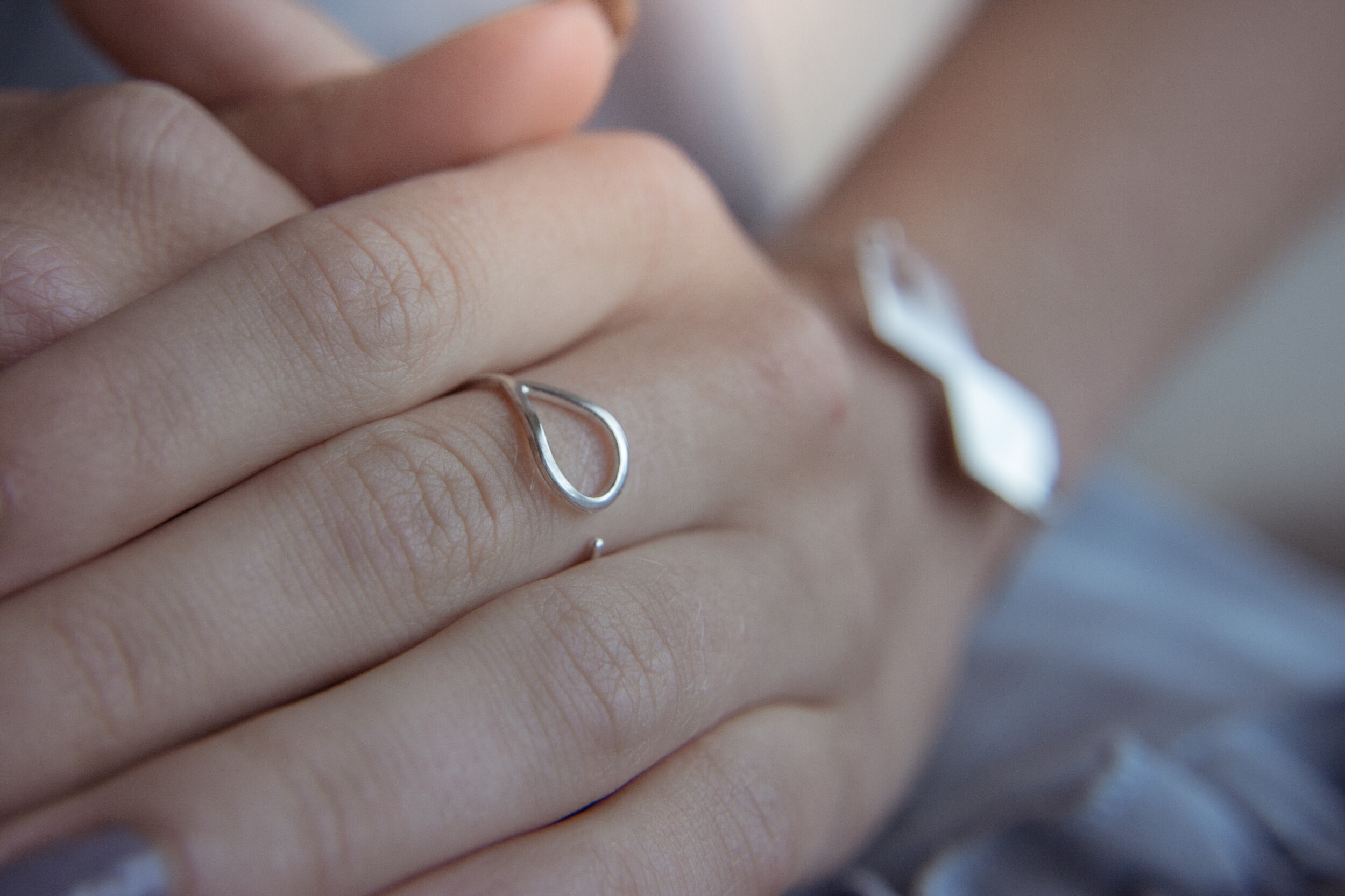 Créez votre bague ouverte en forme de goutte à Toulouse