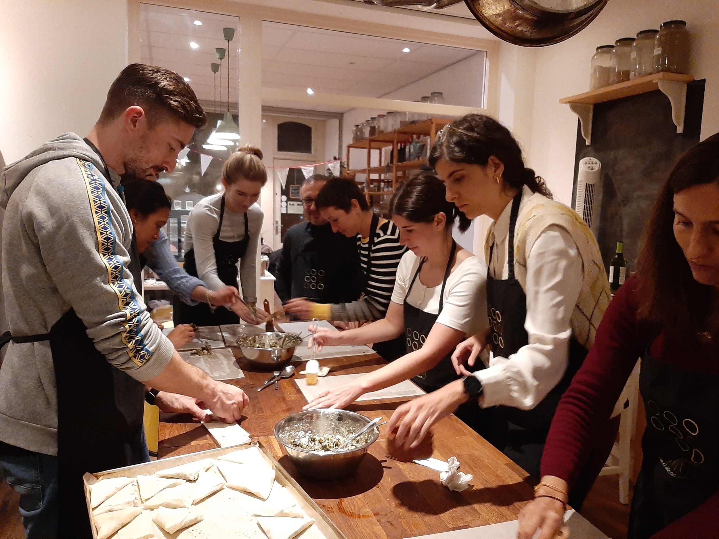 Wecandoo - Gather your team and prepare a 3-course Greek dinner with Caterina - Image n°1