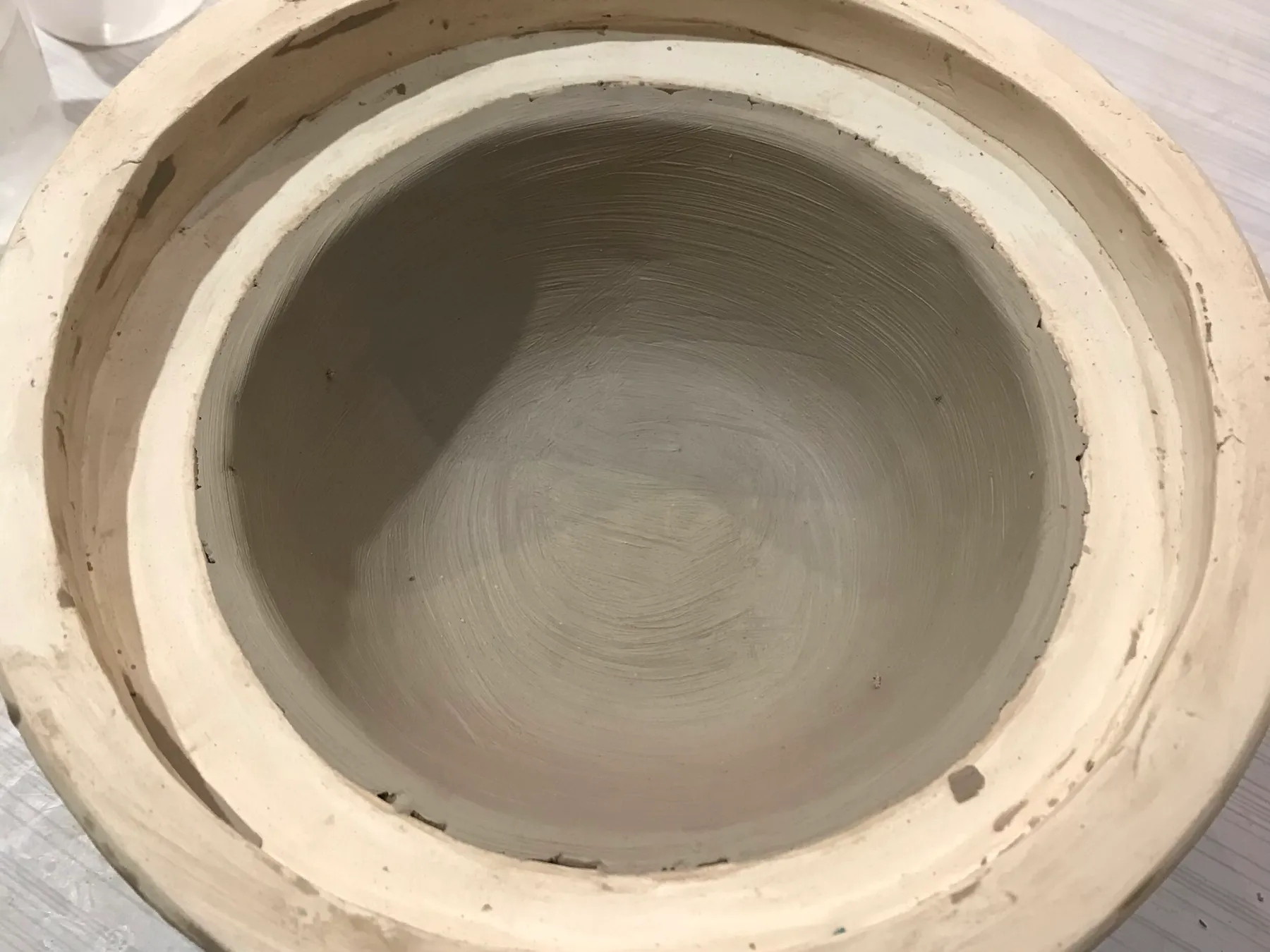 Créez votre bol grâce à la technique du moulage à la boulette avec Pauline - Image n°2 - Wecandoo