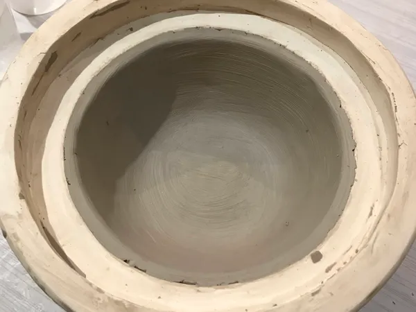 Créez votre bol grâce à la technique du moulage à la boulette avec Pauline - Image n°2 - Wecandoo