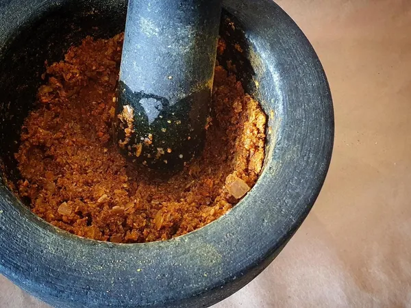 Rassemblez votre équipe autour des épices et cuisinez ensemble votre repas avec Benoît - Image n°3 - Wecandoo