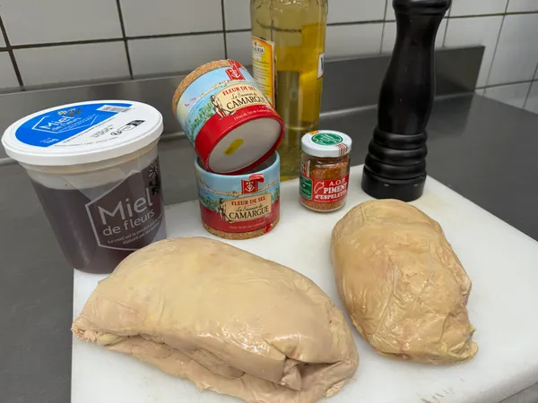 Réalisez et dégustez une terrine de foie gras avec un chef - Image n°4 - Wecandoo