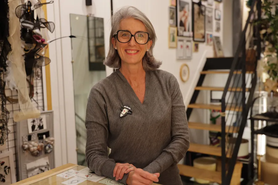 Cécile: Modiste in Paris