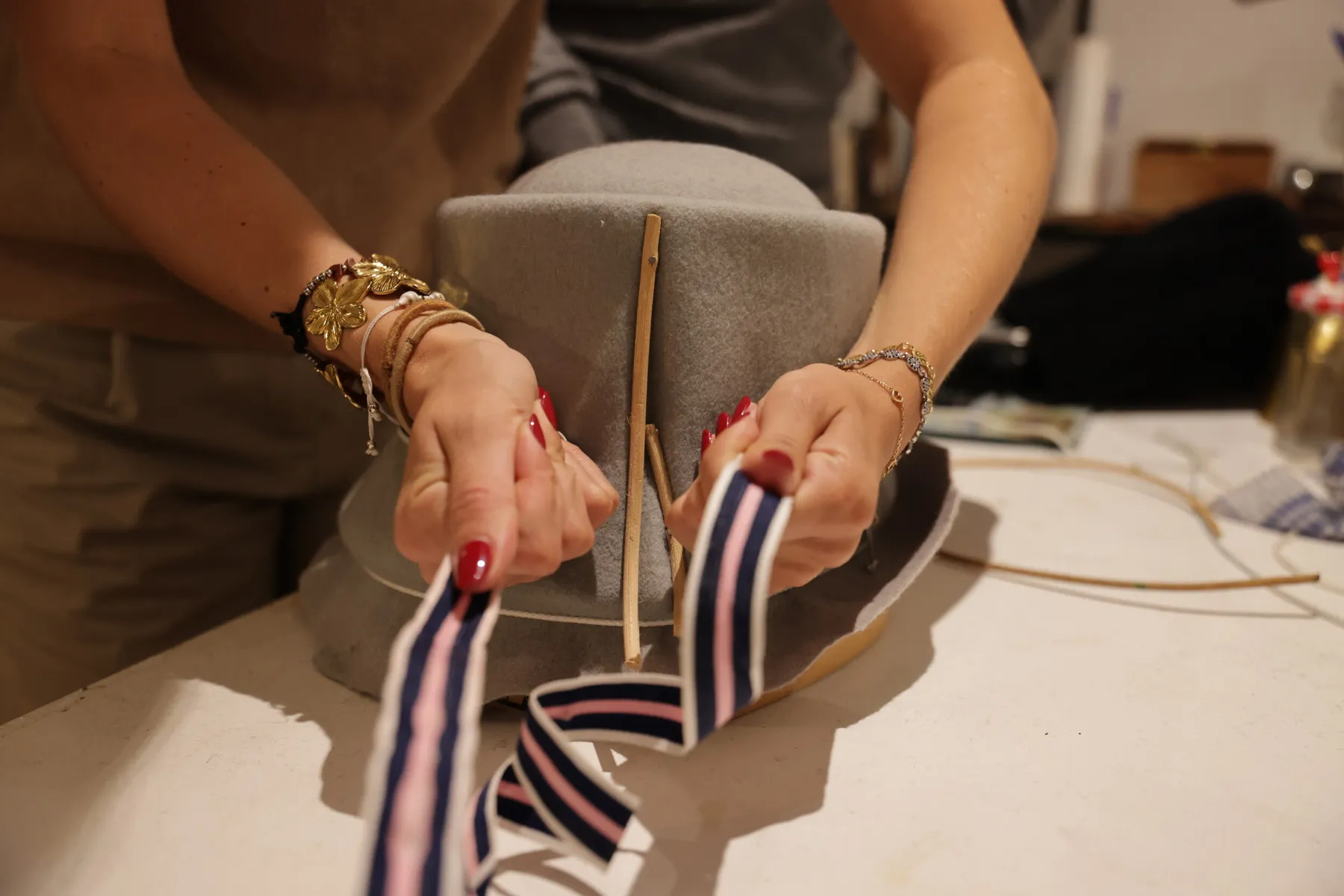 Moulez votre chapeau en feutre avec Cécile - 2J - Afbeelding nr. 1 - Wecandoo