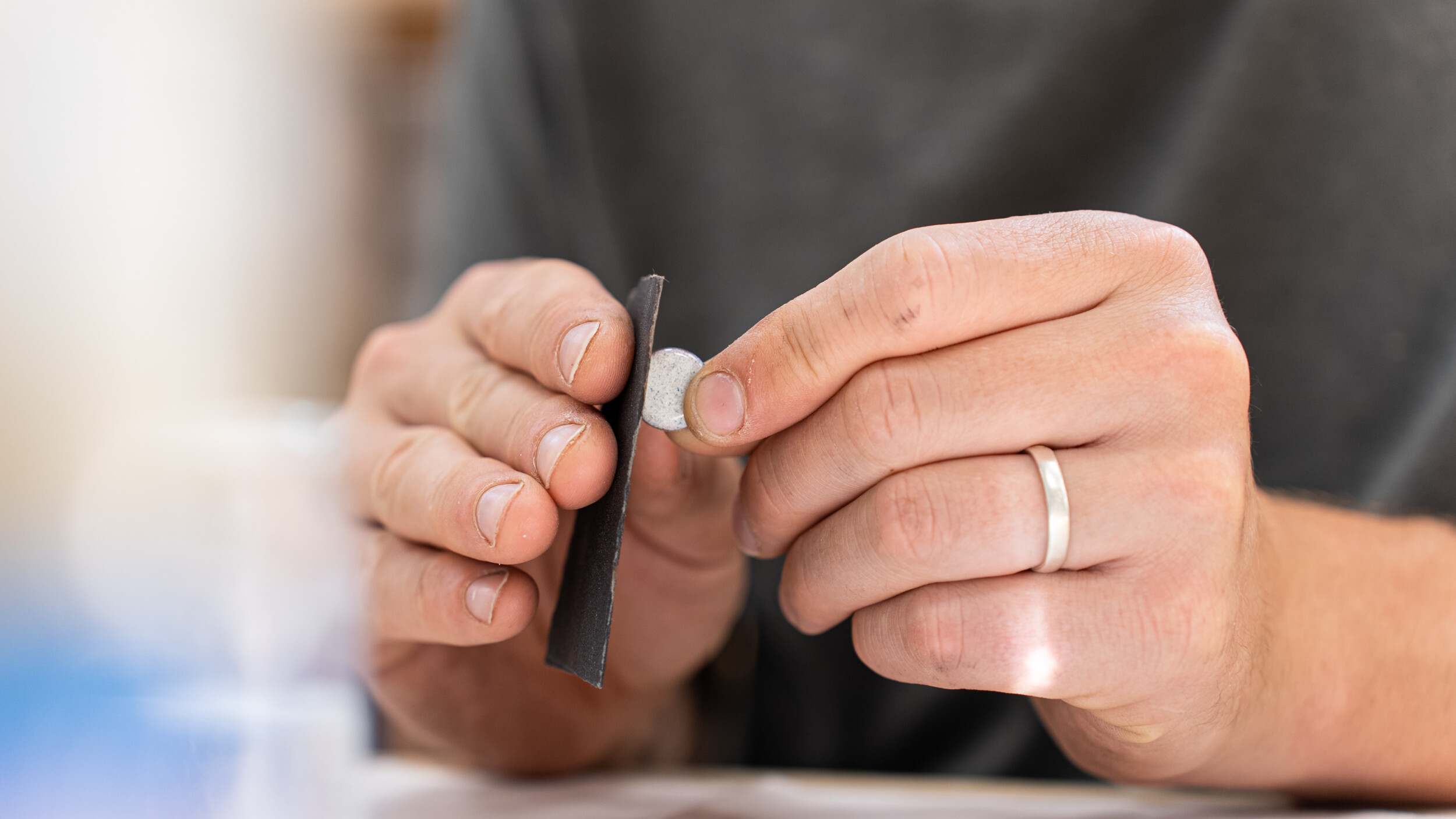 Wecandoo - Fabriquez votre parure de bijoux en émaillage sur cuivre avec Chloé - Image n°3